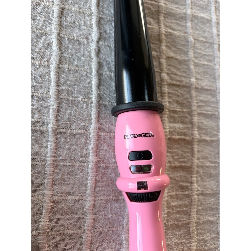 Plugged In Tapered Curling Wand Pink Black Ceramic Clipless Hair Iron 420F - Picture 2 of 4